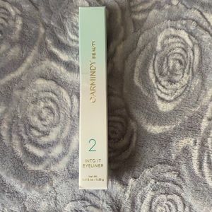 New Carmindy Beauty Into It Eyeliner